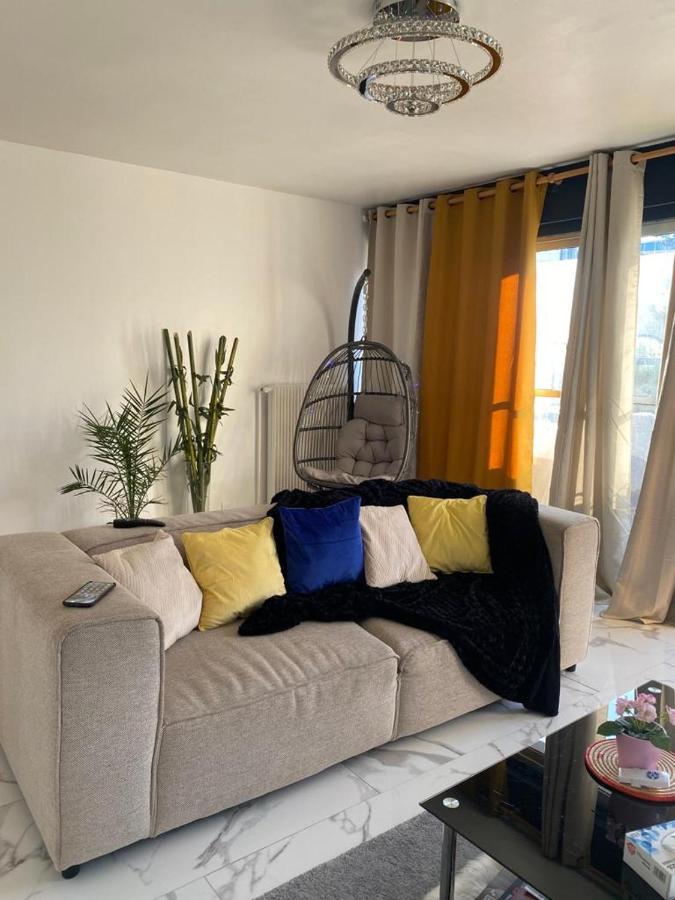 Logement entier+ jardin privé et parking 2places Ruan Exterior foto
