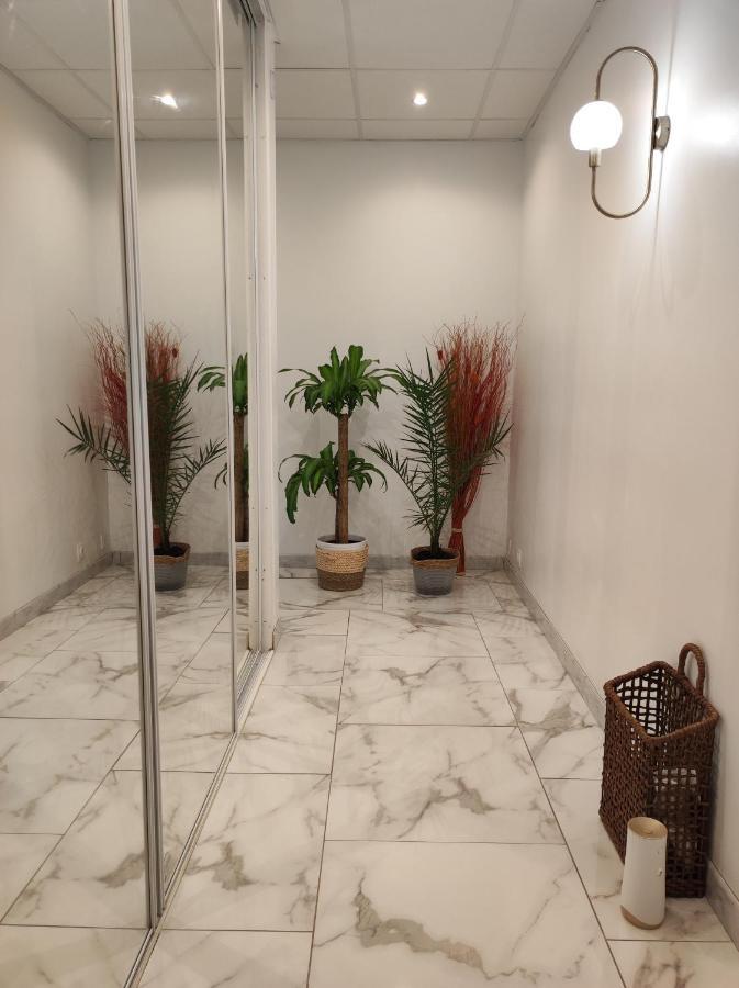 Logement entier+ jardin privé et parking 2places Ruan Exterior foto